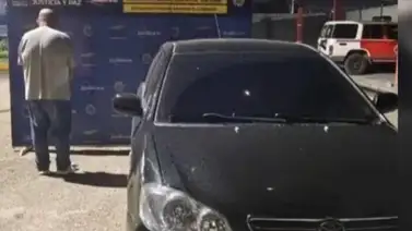 Agresión en el Zulia: captan en video a un hombre arrastrando a su esposa amarrada a un carro Agresión en el Zulia: captan en video a un hombre arrastrando a su esposa amarrada a un carro