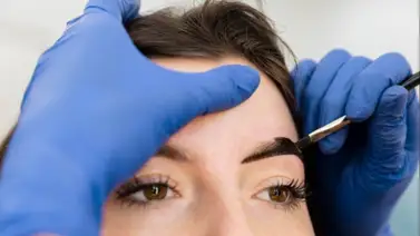 Pigmenta tus cejas fácil y rápido en casa: solo debes mezclar dos ingredientes que siempre tienes en la despensa Pigmenta tus cejas fácil y rápido en casa: solo debes mezclar dos ingredientes que siempre tienes en la despensa