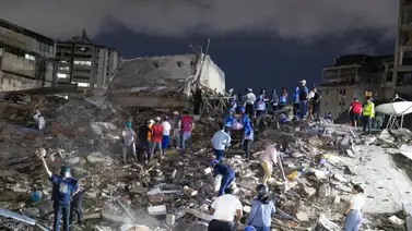 Joven lleva horas esperando ser rescatado entre los escombros en La Guaira: VIDEO Joven lleva horas esperando ser rescatado entre los escombros en La Guaira: VIDEO