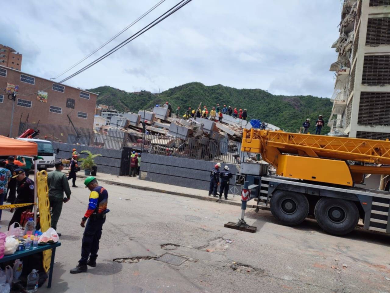 Caracas: Nueve personas permanecen bajo los escombros en Las Fuentes