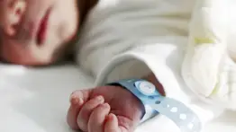 Bebé de 18 días y su madre rescatados bajo los escombros de La Guaira: testimonio 