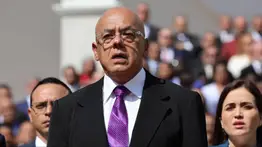 Suben a 920 los muertos por terremotos en Venezuela: Jorge Rodríguez pide "no bajar a La Guaira"