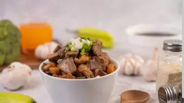 ¡Sácale provecho!: Guía práctica para elaborar un delicioso guiso con carne enlatada 