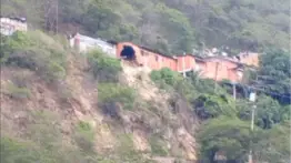 Terremotos del 24 de junio causan daños en la carretera vieja Caracas-La Guaira: cinco viviendas afectadas