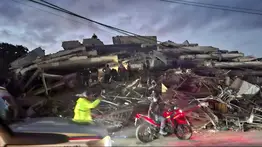 Hazaña en La Guaira: voluntarios rescatan a cuatro personas vivas de edificios Los Corales y Arichuna