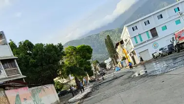 "Aislados y sin electricidad": residentes de Naiguatá relatan cómo se encuentra el pueblo tras los terremotos "Aislados y sin electricidad": residentes de Naiguatá relatan cómo se encuentra el pueblo tras los terremotos