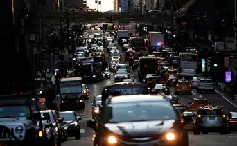 Más de 72 millones de personas viajarán por el 4 de julio en EEUU: cómo evitar el tráfico