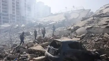 Estuvo bajo los escombros durante más de 106 horas: equipos de emergencia rescatan a un joven en La Guaira Estuvo bajo los escombros durante más de 106 horas: equipos de emergencia rescatan a un joven en La Guaira
