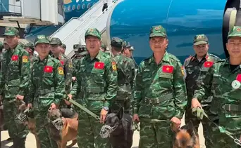 Arriban a Venezuela 174 rescatistas y unidades caninas de Vietnam para labores de salvamento