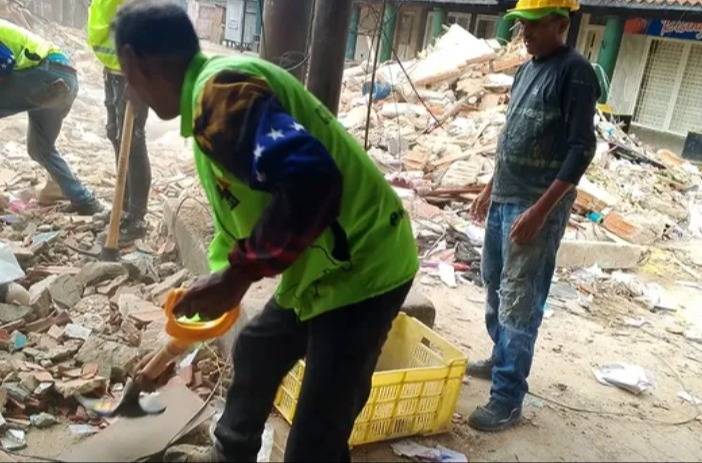Última hora | Inician demoliciones controladas en El Junquito por daños del doble sismo 