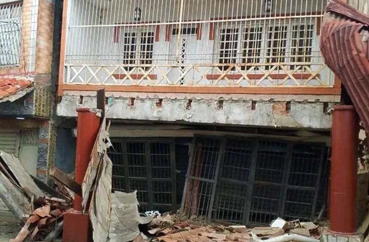Última hora | Inician demoliciones controladas en El Junquito por daños del doble sismo 