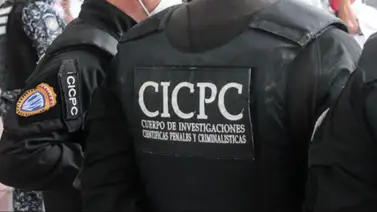 Detienen al funcionario que fue grabado con dólares en la mano en La Guaira Detienen al funcionario que fue grabado con dólares en la mano en La Guaira