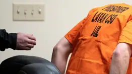 Hombre acusado por el asesinato de cuatro estudiantes podría evadir la pena de muerte: fiscalía propone acuerdo de culpabilidad