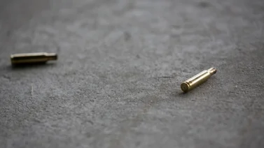 Hallan cadáver de un hombre en la vía pública: tenía múltiples disparos en el rostro