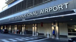 ¡Caos en Miami! Mujer detenida en el aeropuerto por presunta amenaza bomba