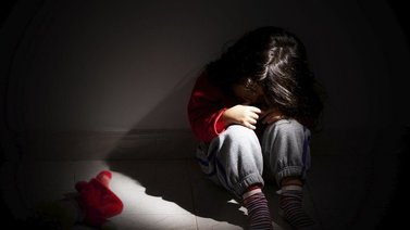 “Quiero que lo agarren”: esposa de venezolano acusado por abuso contra cinco niñas narra cómo descubrió los actos violentos