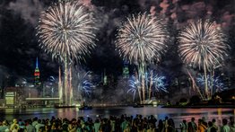 MAcy's 4 july