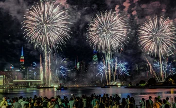 MAcy's 4 july