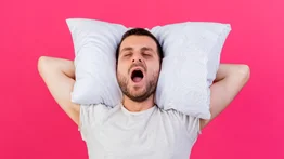 ¡Alerta con el mouth taping! ¿Es seguro el método de moda contra los ronquidos? Experto explica las implicaciones