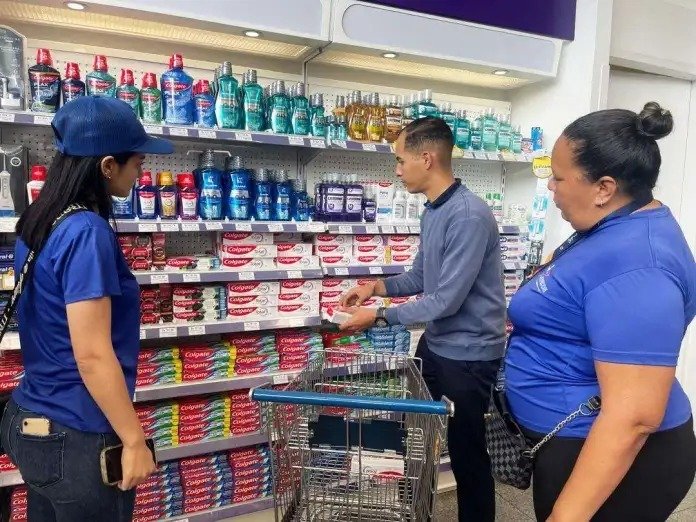 Sundde comienza a retirar la crema Colgate Clean Mint: funcionarios llegan a farmacias Sundde comienza a retirar la crema Colgate Clean Mint: funcionarios llegan a farmacias