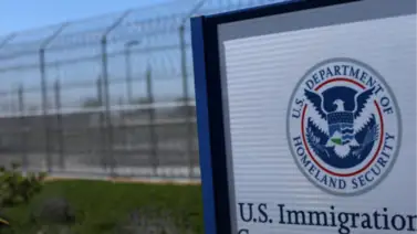 "Quiero que me den a mi niño": venezolana arrestada por ICE pide que la deporten junto a su hijo "Quiero que me den a mi niño": venezolana arrestada por ICE pide que la deporten junto a su hijo