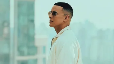 Daddy Yankee regresa con “Sonríele”: el Big Boss prepara un hit global tras su repentino viaje a Corea