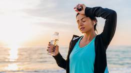 ¡Amargados y deprimidos! La ola de calor es una cosa muy seria para tu salud: expertos recomiendan trucos para combatirla