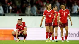 Finlandia y Suiza se juegan el pase a playoffs en la Eurocopa Femenina