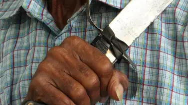 Venezolano es atacado a machetazos por un transportista: el conductor se negó a llevarlo Venezolano es atacado a machetazos por un transportista: el conductor se negó a llevarlo