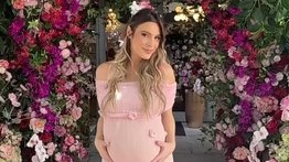 Lele Pons reúne a su “team girls” en un baby shower de ensueño: flores, familia y dulzura en Miami