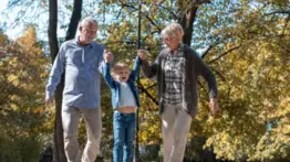 Mejora la movilidad de tus piernas con este arte marcial: es de más bajo impacto que caminar