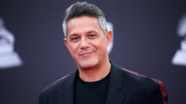 Alejandro Sanz confiesa su mayor remordimiento: Le fallé a Antonio Flores en su última noche con vida