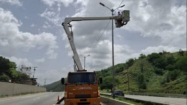 Corpoelec activa más de mil puntos de luz en vías de Miranda: responden a reportes de usuarios por la VenApp