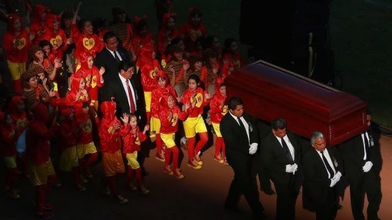 Carlos Villagrán pone en duda la muerte de Chespirito:  la teoría que sacude el legado del comediante a una década de su partida