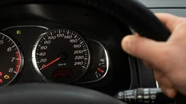 Conductor detenido minutos después de que entrara en vigor una nueva ley: ¿Qué establece la normativa “Super Speeder” en Florida?