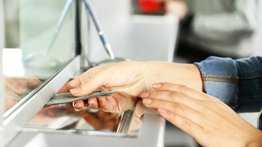 Hay empleo en Miami: se necesitan dos personas para servicio de cambio de cheques