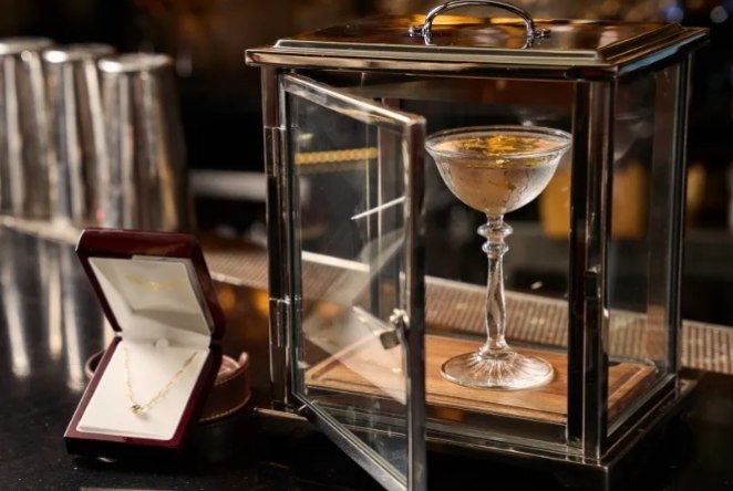 ¿Pagarías $2.500 por una bebida? El secreto de un trago en Colorado con precio de lujo: lo sirven como una joya