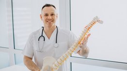 Frena la osteoporosis con esta milagrosa infusión natural: la puedes preparar en casa en pocos pasos