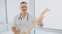 Frena la osteoporosis con esta milagrosa infusión natural: la puedes preparar en casa en pocos pasos
