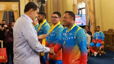 Maduro ordena crear la Liga Nacional de softbol: se compromete a traer técnicos de alto nivel desde el extranjero Maduro ordena crear la Liga Nacional de softbol: se compromete a traer técnicos de alto nivel desde el extranjero