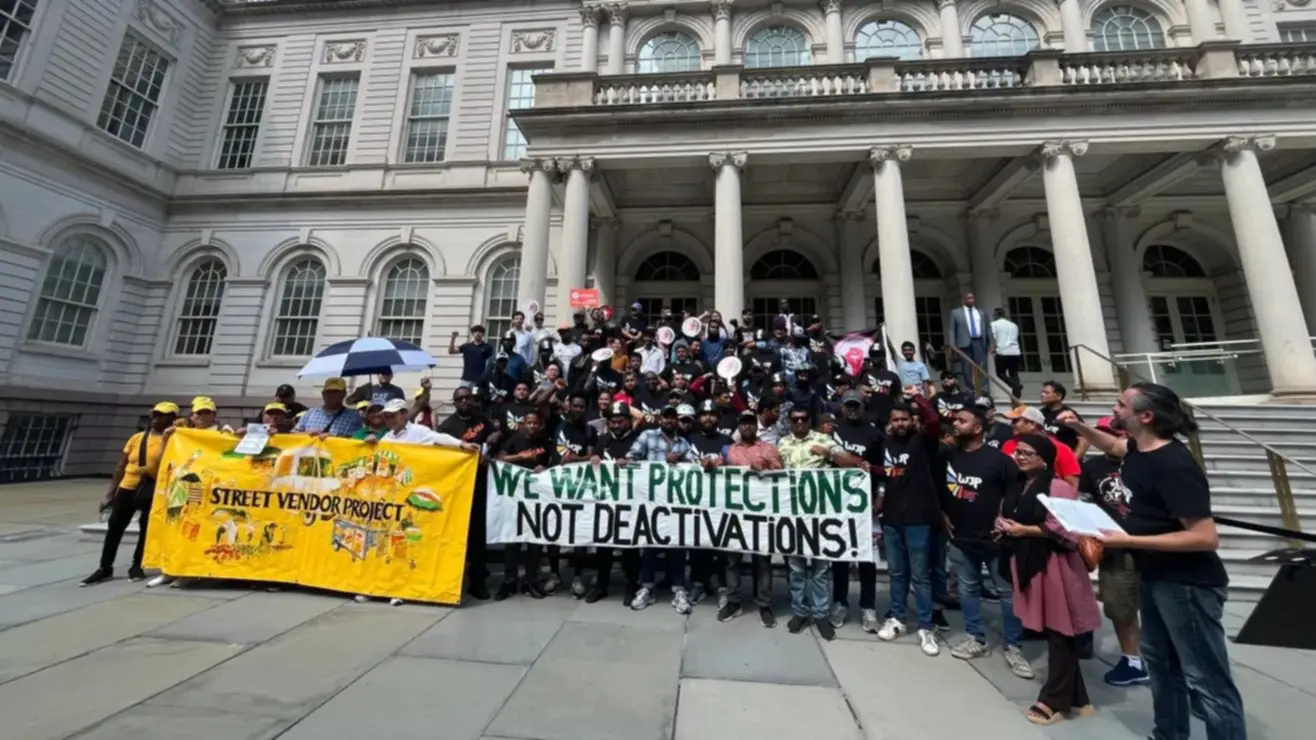 ¡Atención, Nueva York! Ayuntamiento aprueba aumento de salario mínimo por hora para los trabajadores de estos negocios