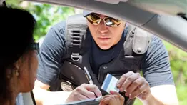 ¡Cuidado con el volumen de la música en California! Estas son las normas de convivencia y sus sanciones