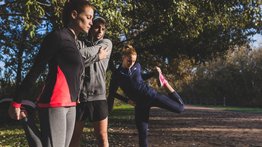 Hacer ejercicios con amigos es más divertido y mejora el rendimiento: Universidad de Oxford explica la razón