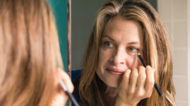 ¡Bella a toda hora! Maquilladores profesionales revelan su secreto: así dura todo el día el efecto del corrector de ojeras