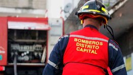 Rama de grandes dimensiones cae sobre una mujer en Sabana Grande: resultó con politraumatismo