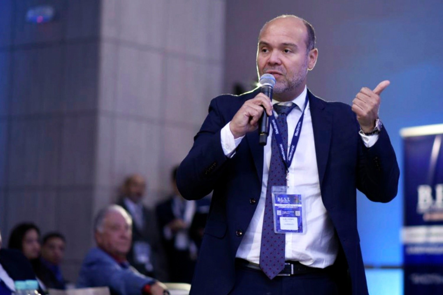 Médico venezolano lidera congreso internacional de cirugía bariátrica en Colombia