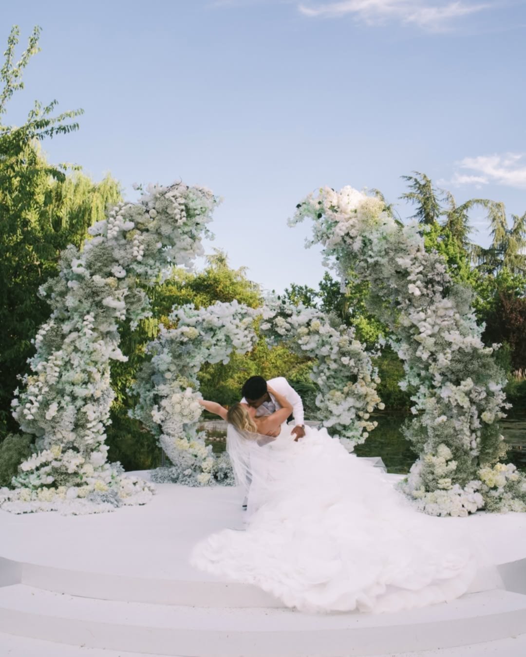 En imágenes: así fue la lujosa boda de Endrick y Gabriely Miranda