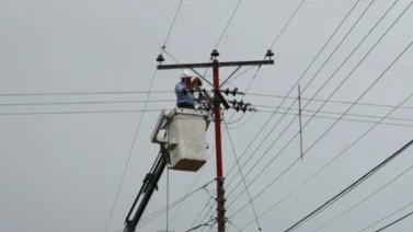 Corpoelec atiende comunidades afectadas por inundaciones en Barinas: fortalecen la red del sistema eléctrico