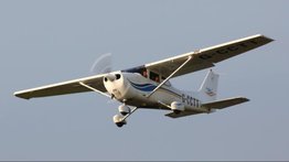 ¡Tensión aérea! Avioneta aterriza de emergencia en la autopista La Verota