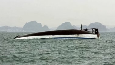 Naufragio de un barco turístico deja más de 30 muertos en Vietnam: rescatistas continúan la búsqueda de sobrevivientes